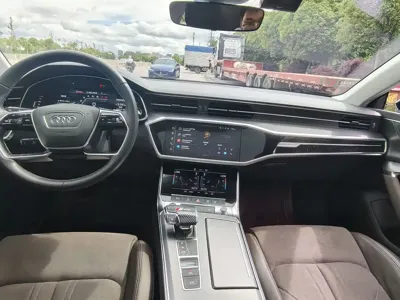 Audi A7L 2023, 42000 км, за 32739.21 USD