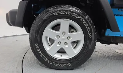 Jeep Wrangler 2017, 84785 км, за 13653.67 USD