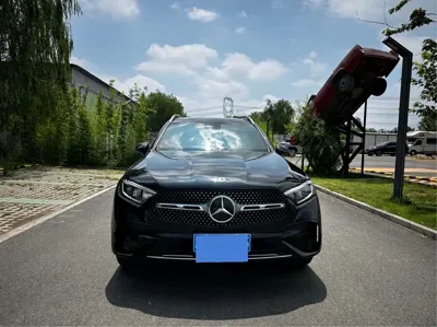Mercedes-Benz GLC 2023, 50000 км, за 38402.64 USD
