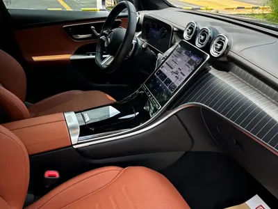 Mercedes-Benz GLC 2023, 50000 км, за 38688.02 USD - фото 9