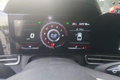Hyundai Elantra 2021, 62500 км, за 8140 USD - фото 11
