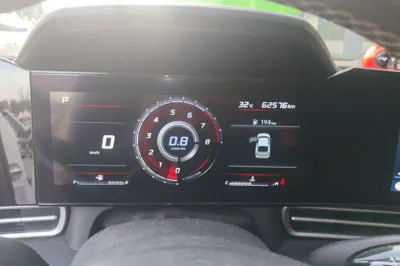 Hyundai Elantra 2021, 62500 км, за 8140 USD - фото 12
