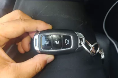 Hyundai Elantra 2021, 62500 км, за 8140 USD - фото 20