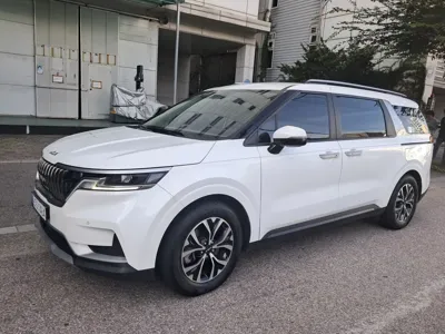 Kia Canival 2023, 151632 км, за 15887.4 USD