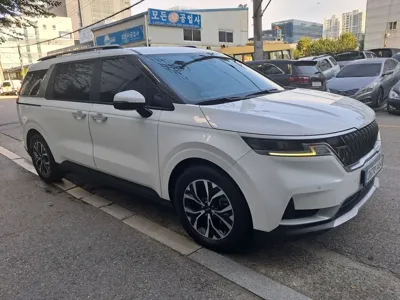 Kia Canival 2023, 151632 км, за 15887.4 USD