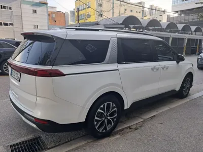 Kia Canival 2023, 151632 км, за 15887.4 USD