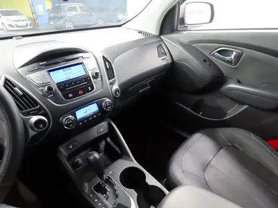 Hyundai Tucson 2011, 133778 км, за 3190.73 USD - фото 12