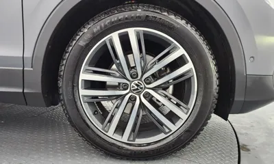 Volkswagen Tiguan 2021, 63961 км, за 22794.84 USD