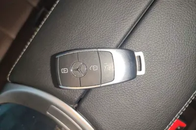 Mercedes-Benz GLC 2020, 123000 км, за 25291 USD - фото 23