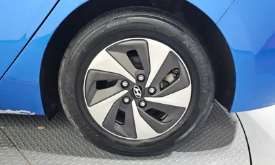 Hyundai Ioniq 2016, 180405 км, за 4948.79 USD