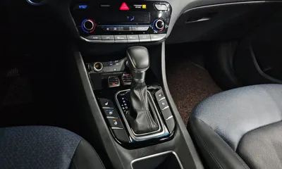 Hyundai Ioniq 2016, 180405 км, за 4948.79 USD - фото 9