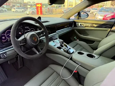 Porsche Panamera 2020, 40000 км, за 77389.35 USD