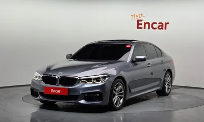 BMW 5-Series · 2017 год