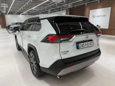 Toyota RAV4 2025, 3197 км, за 30878.23 USD