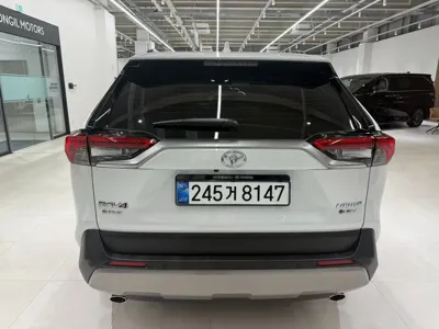Toyota RAV4 2025, 3197 км, за 30878.23 USD