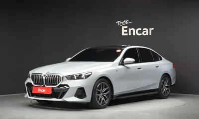 BMW 5-Series · 2024 год