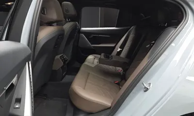 BMW 5-Series 2024, 14730 км, за 41279.32 USD - фото 26