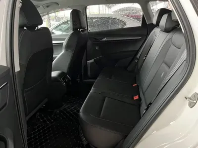 Skoda Karoq 2023, 18000 км, за 18953.09 USD - фото 10