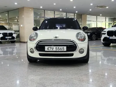 MINI Cooper 2015, 134379 км, за 3446.26 USD