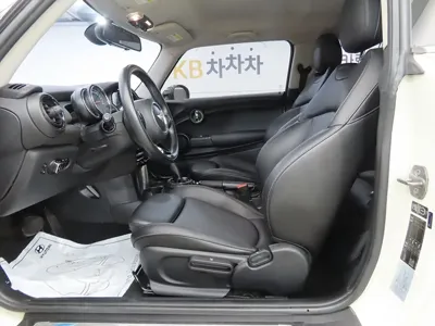 MINI Cooper 2015, 134379 км, за 3446.26 USD
