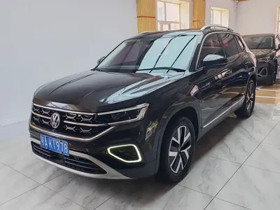Volkswagen Tayron 2022, 33000 км, за 27044.8 USD