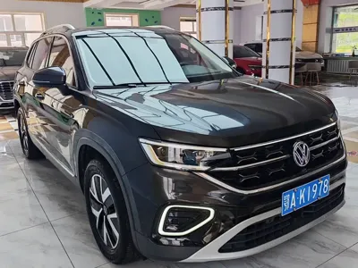 Volkswagen Tayron 2022, 33000 км, за 27044.8 USD