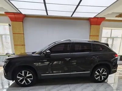 Volkswagen Tayron 2022, 33000 км, за 27044.8 USD