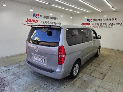 Hyundai Starex 2011, 67200 км, за 5704.35 USD