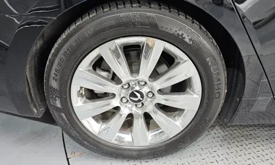 Hyundai Equus 2012, 143507 км, за 3907.01 USD