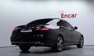Mercedes-Benz E-Class 2021, 95652 км, за 21432.32 USD