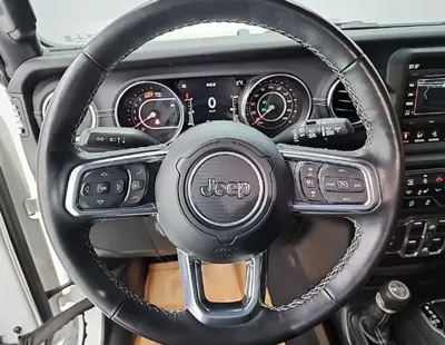 Jeep Wrangler 2023, 27500 км, за 31256.09 USD - фото 9