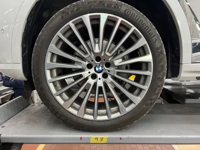 BMW X7 2025, 8769 км, за 74757.82 USD