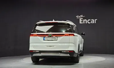 Kia Canival 2023, 58399 км, за 20822.33 USD