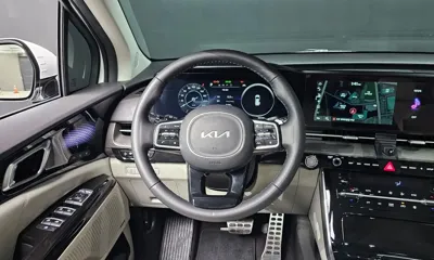 Kia Canival 2023, 58399 км, за 20822.33 USD - фото 12