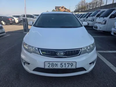 Kia Porte 2011, 158000 км, за 1947.88 USD