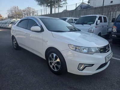 Kia Porte 2011, 158000 км, за 1947.88 USD
