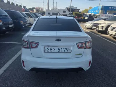 Kia Porte 2011, 158000 км, за 1947.88 USD