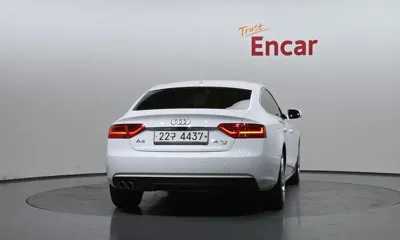Audi A5 2015, 68356 км, за 6541.13 USD