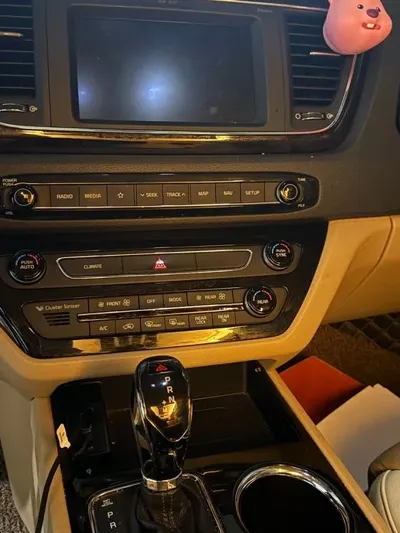 Kia Canival 2019, 180000 км, за 10596.11 USD - фото 9