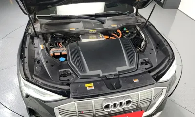 Audi e-tron 2022, 72037 км, за 30331.1 USD - фото 6