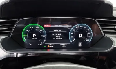 Audi e-tron 2022, 72037 км, за 30331.1 USD - фото 8
