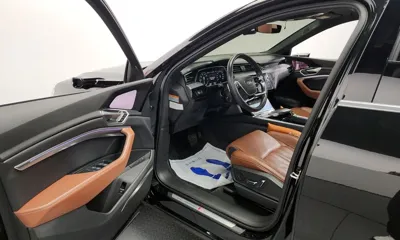 Audi e-tron 2022, 72037 км, за 30331.1 USD - фото 10