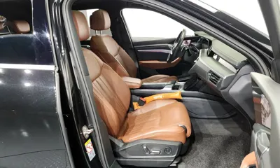 Audi e-tron 2022, 72037 км, за 30331.1 USD - фото 11
