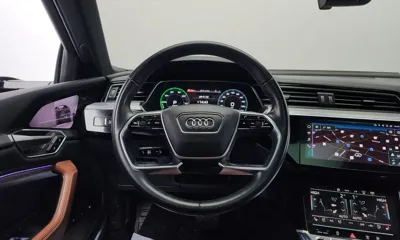 Audi e-tron 2022, 72037 км, за 30331.1 USD - фото 13