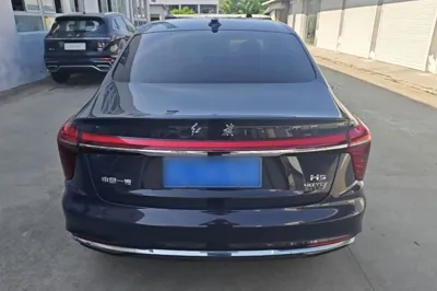 Hongqi H5 2023, 12800 км, за 16565 USD