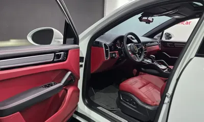 Porsche Cayenne 2023, 31119 км, за 71721.36 USD - фото 8