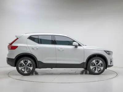 Volvo XC40 2026, 824 км, за 29253.06 USD