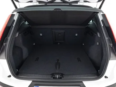 Volvo XC40 2026, 824 км, за 29253.06 USD - фото 17