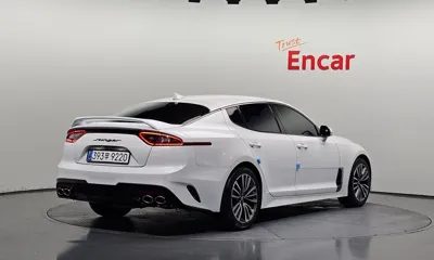 Kia Stinger 2018, 106703 км, за 8533.54 USD