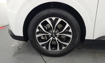 Kia Canival 2021, 75479 км, за 15374.6 USD